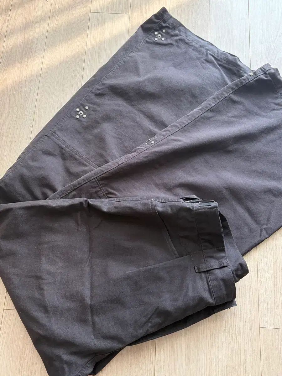 2 ポリテル 1011 Gosima パンツ リー フラワー ヴィンテージ チャコール 8,610円