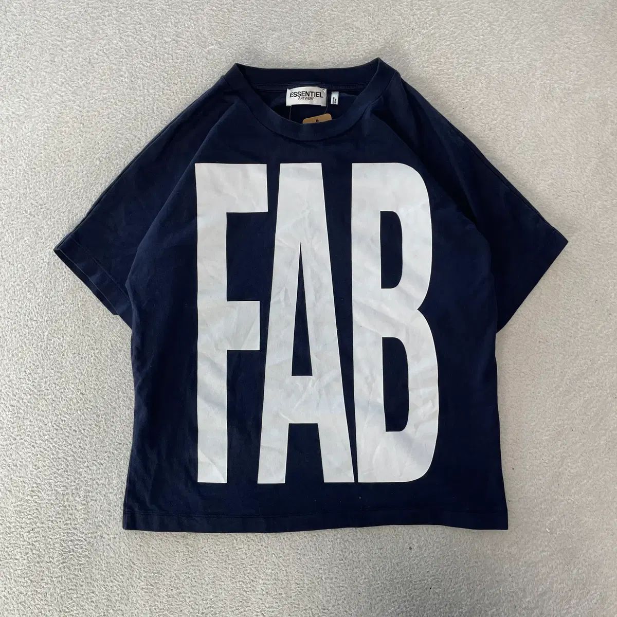 エッセンシャル FAB 半袖Tシャツ クロップド丈 5,924円