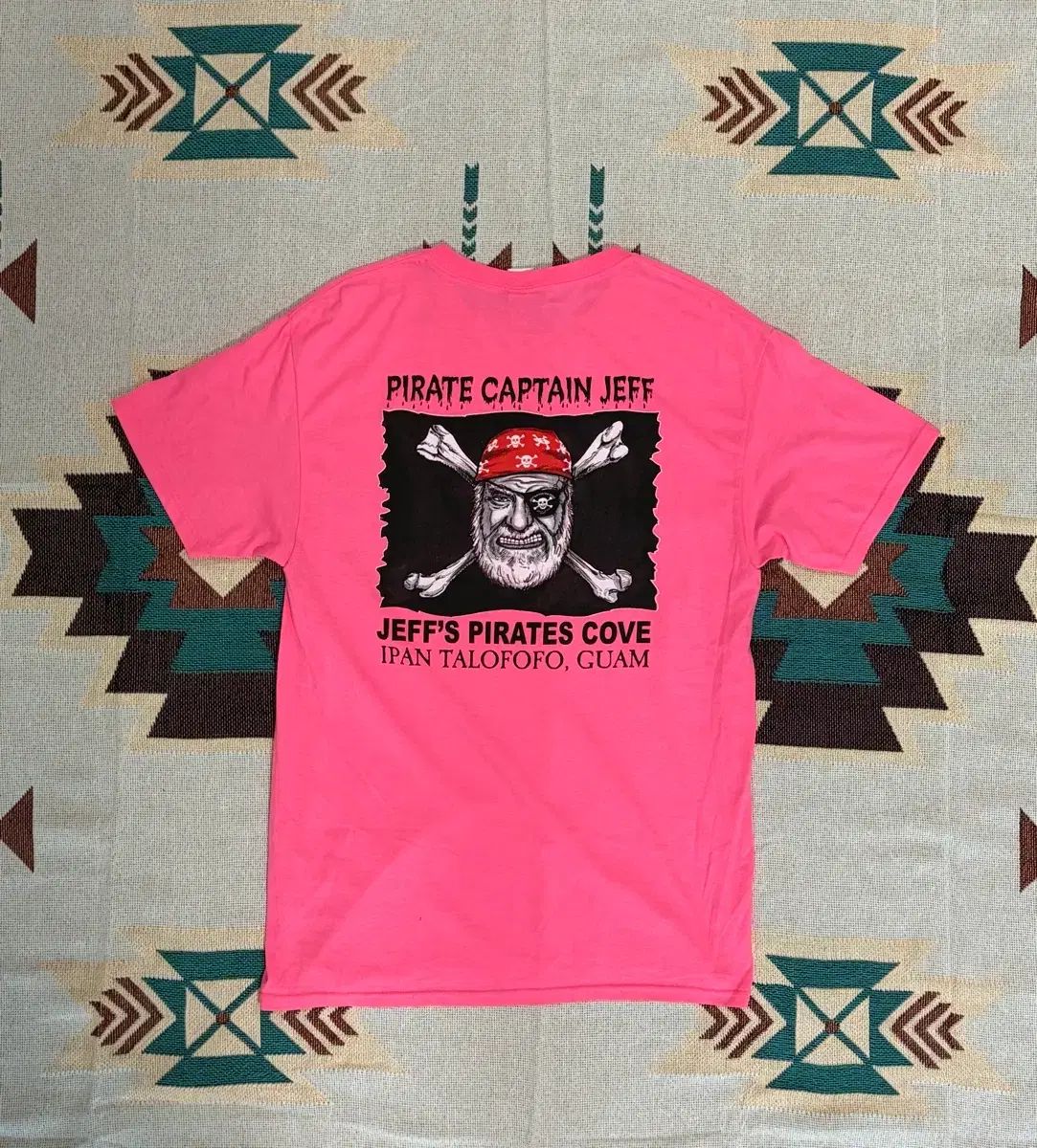FRUIT OF THE LOOM(フルーツオブザルーム) ピンク ピラテ グラフィック Tシャツ