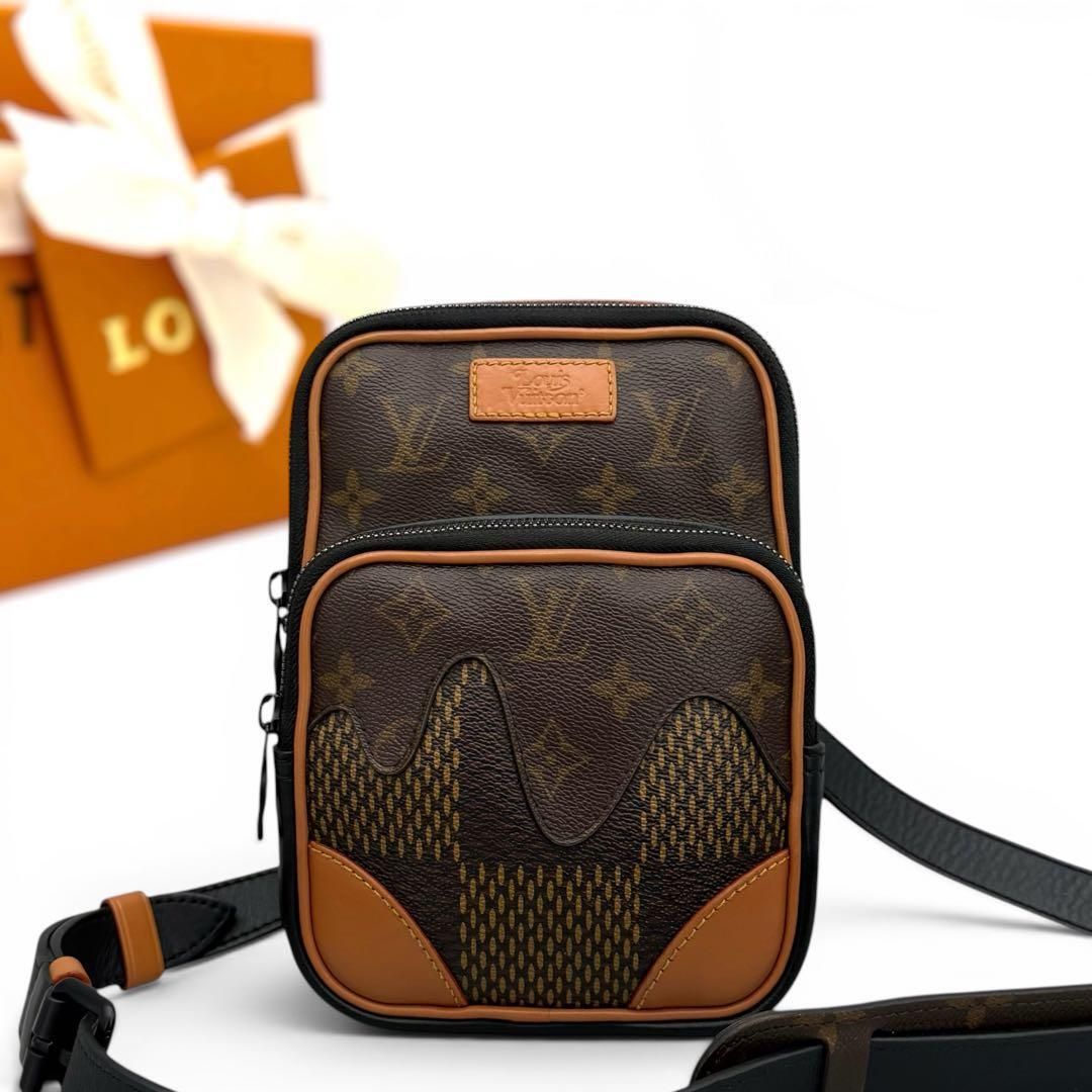 ルイヴィトン　モノグラム　NIGOコラボ　アマゾン　スリングバッグ　Louis Vuitton　ショルダーバッグ　レザー　ダヌーブ 103,400円