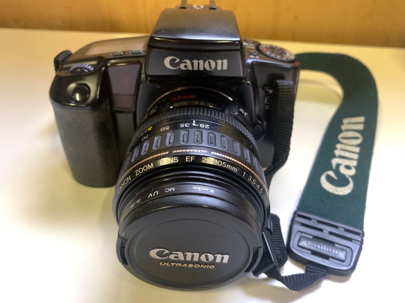 Canon フィルム一眼レフカメラ、EOS 100 EF 28-105mmズームレンズ セット