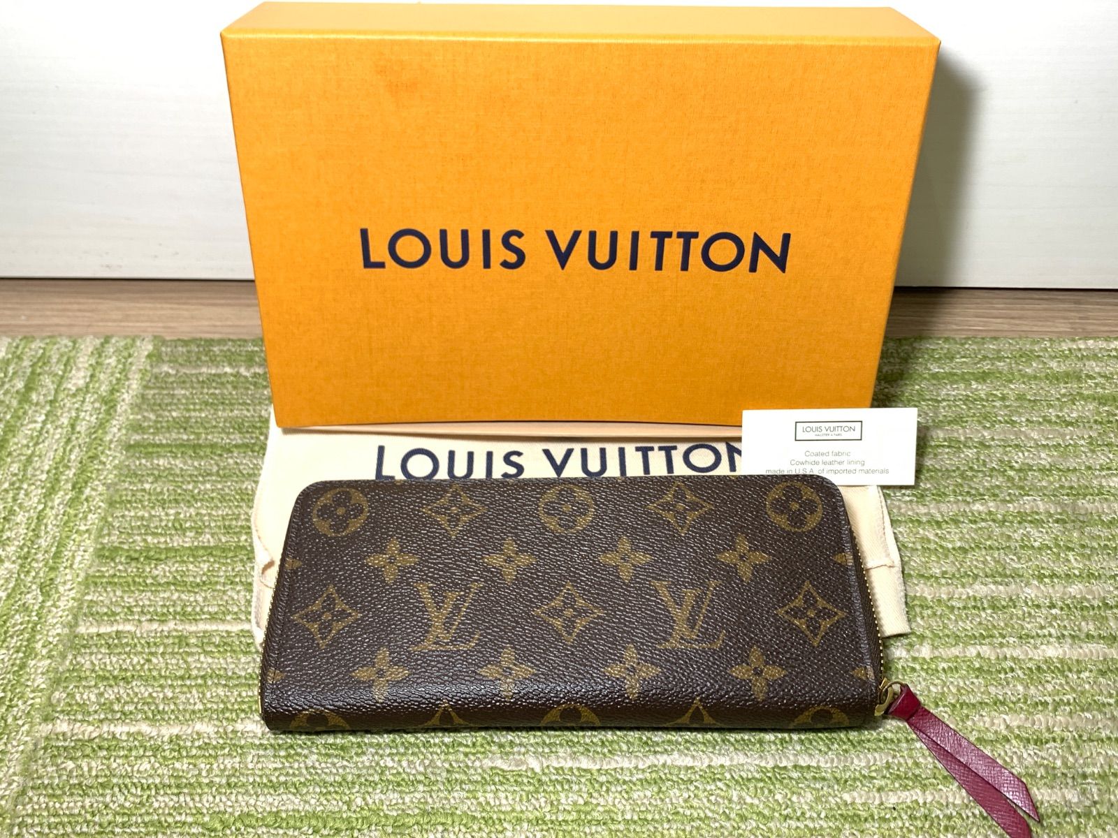 LOUIS VUITTON ルイヴィトン モノグラム　ポルトフォイユ・クレマンス　フューシャ　ラウンドファスナー長財布