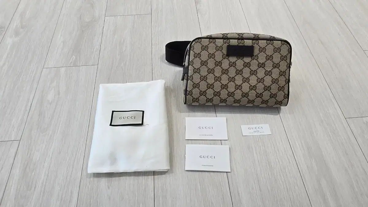 グッチ GG Supreme ヒップバッグ ベージュ (新品)