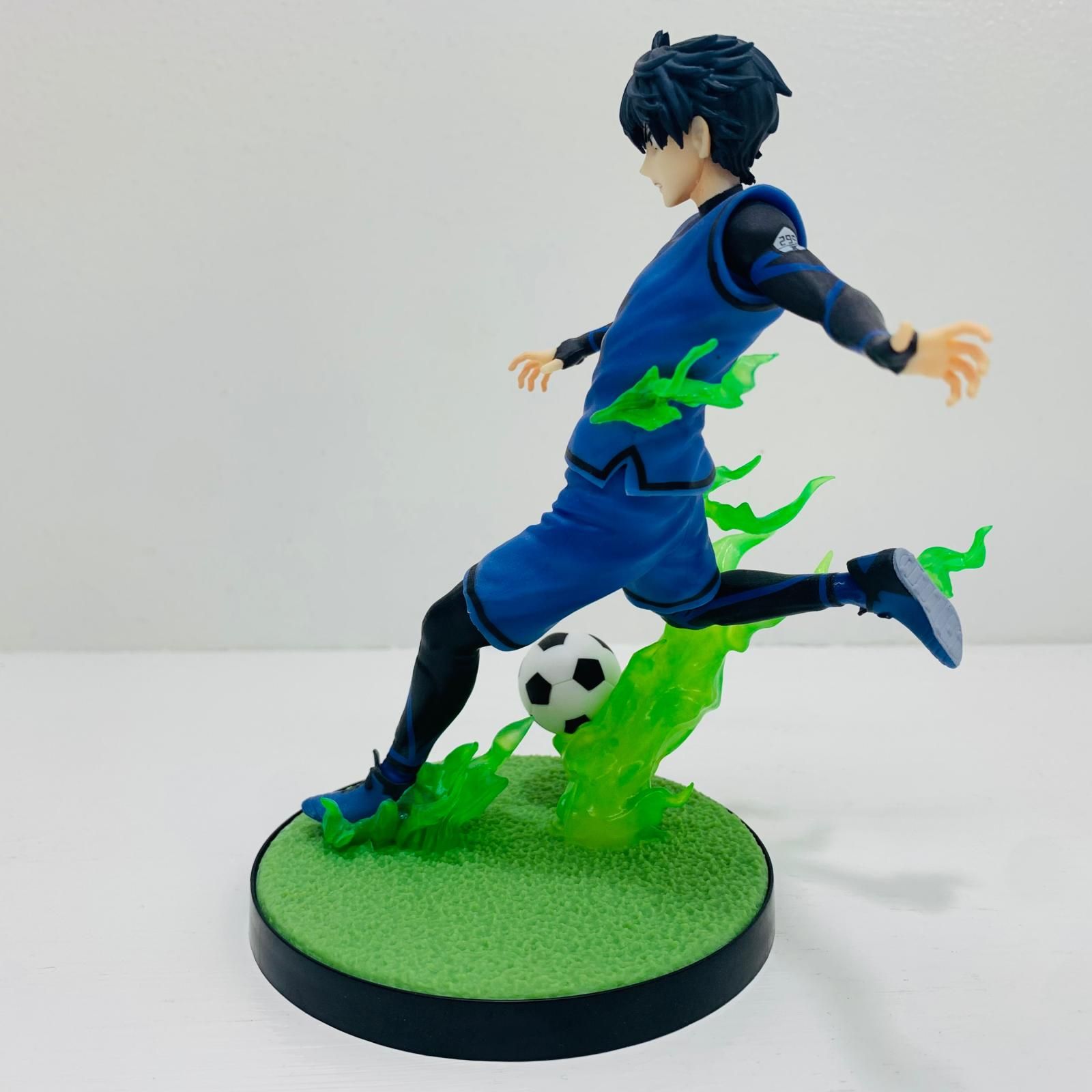飾磨店】 中古 A賞/潔世一フィギュア「武器を持て破壊者(ストライカー