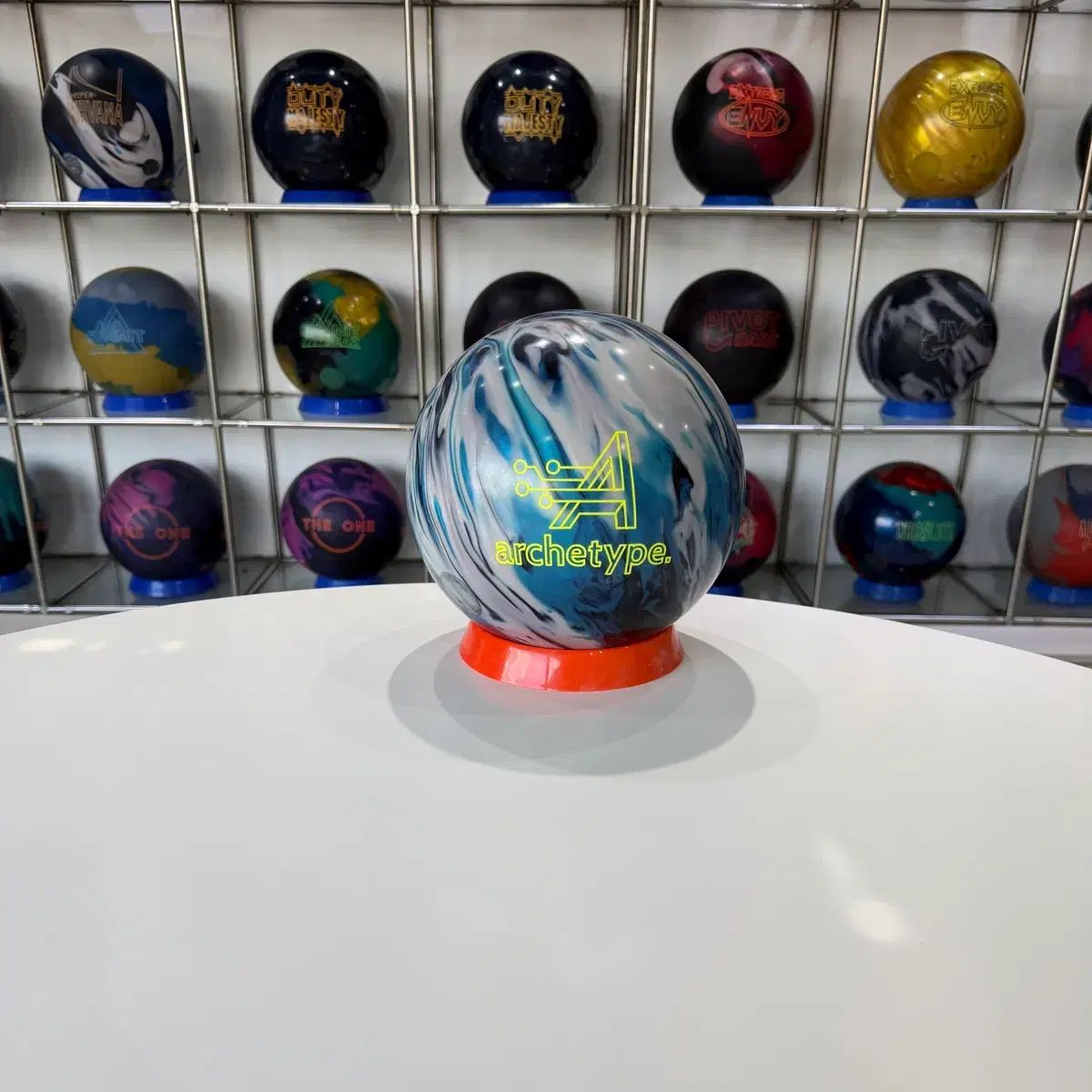 アキタイプハイブリッド（中古ボーリングボール）（おまけ付き※メルカリshop取引では対象外、リース・ジコウ・カノウ）