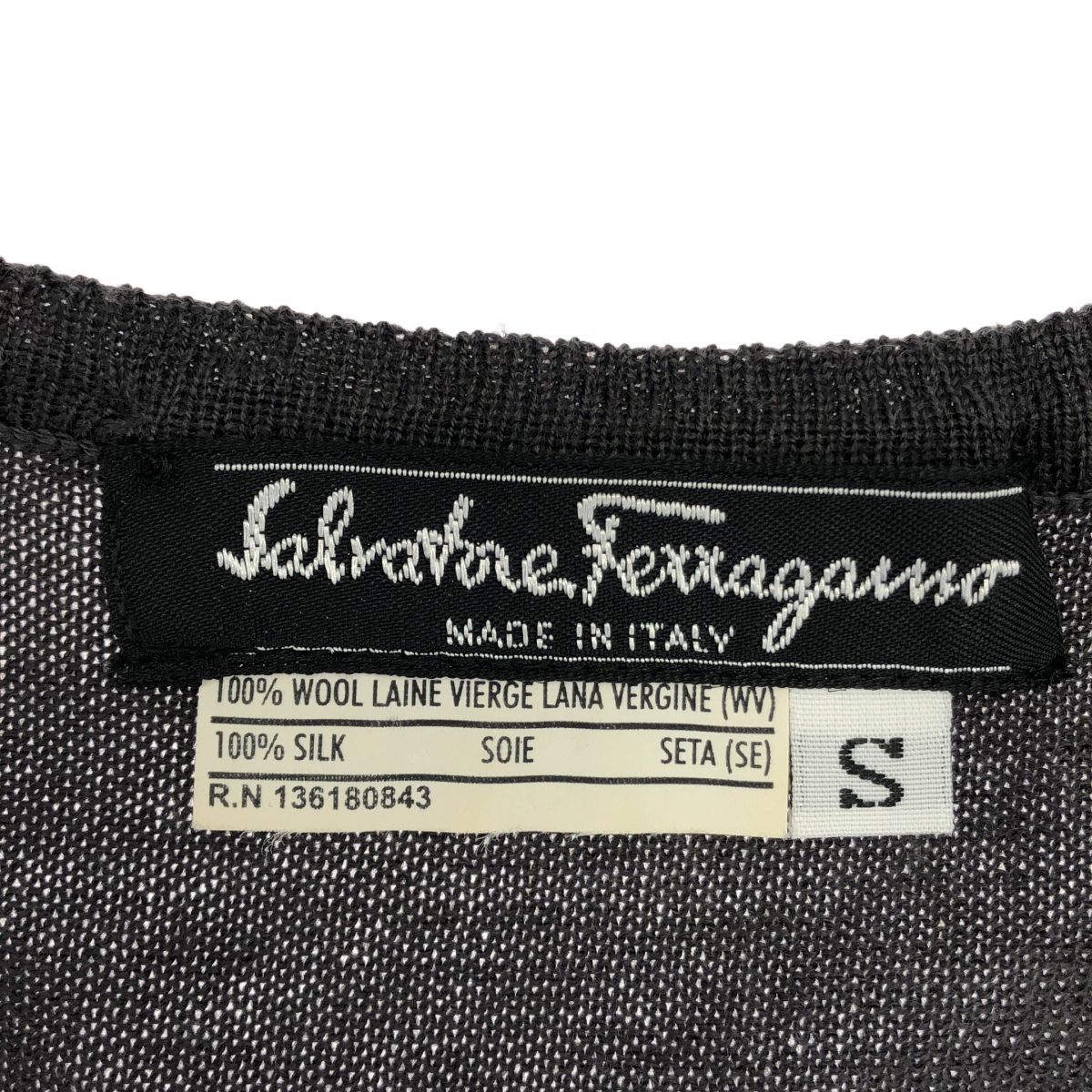 Salvatore Ferragamo サルバトーレ フェラガモ フラワーシルクショート