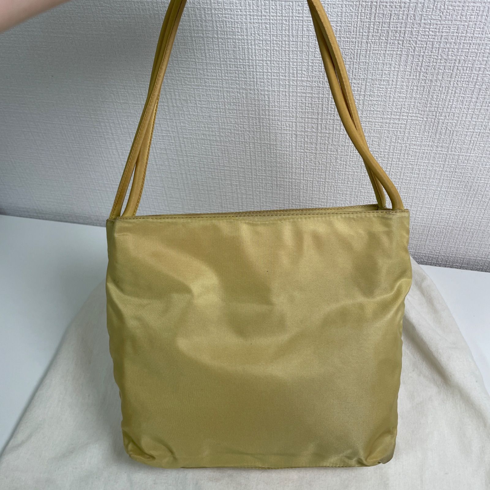 逸品】PRADA プラダ ショルダーバッグ イエロー ナイロン - メルカリ