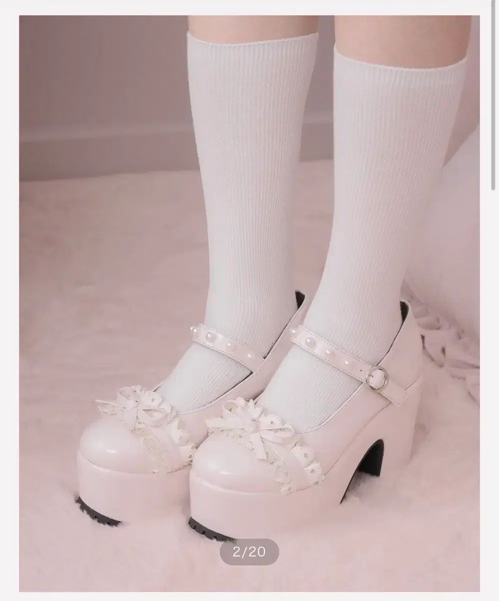 pium レースフリルエナメルパンプス pium ピウム レースフリル エナメル パンプス ピンク L サイズ - メルカリ