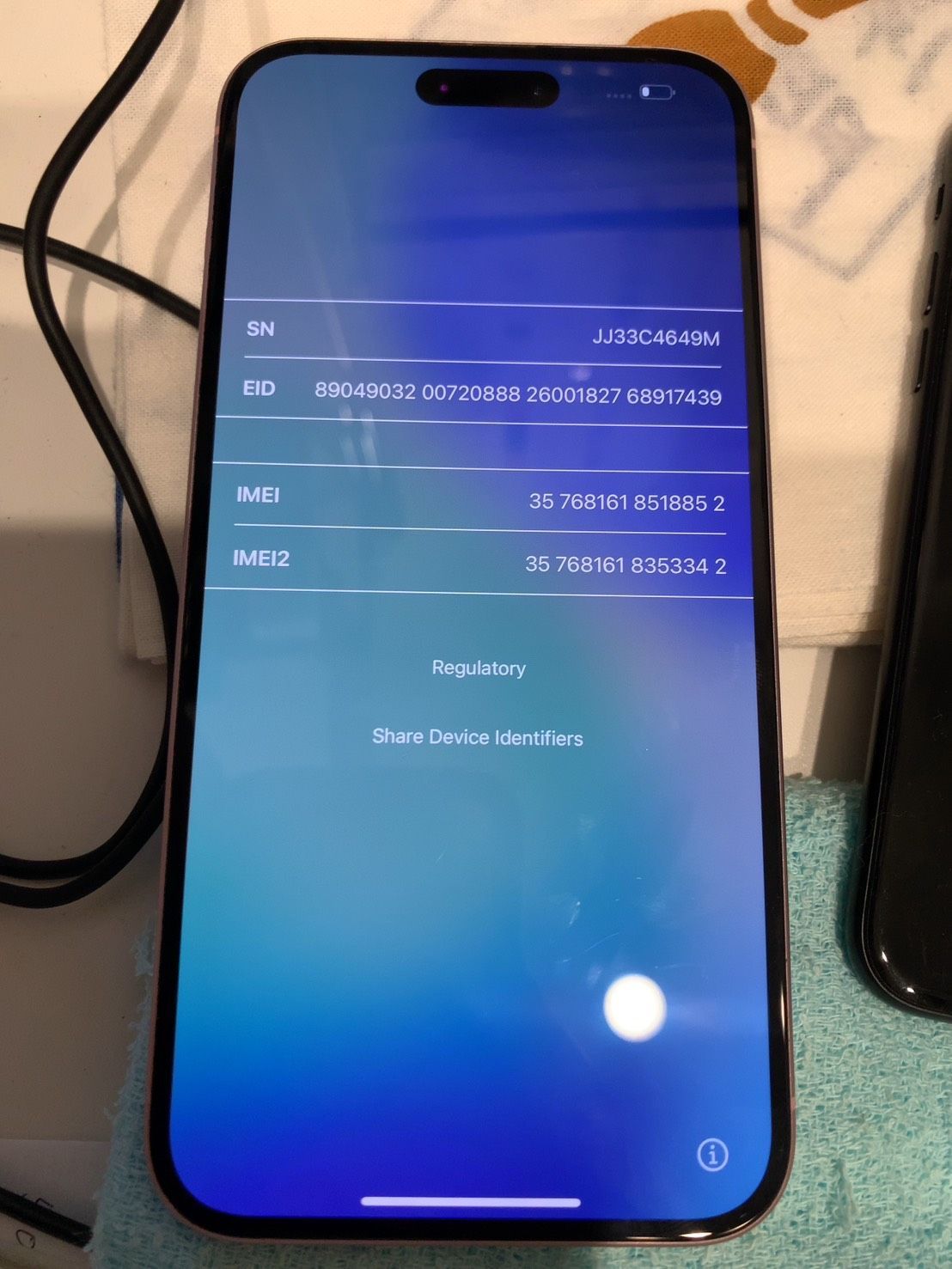 美品 iPhone15 ピンク 128GB SIMフリー★バッテリー89% 動作良好⁠