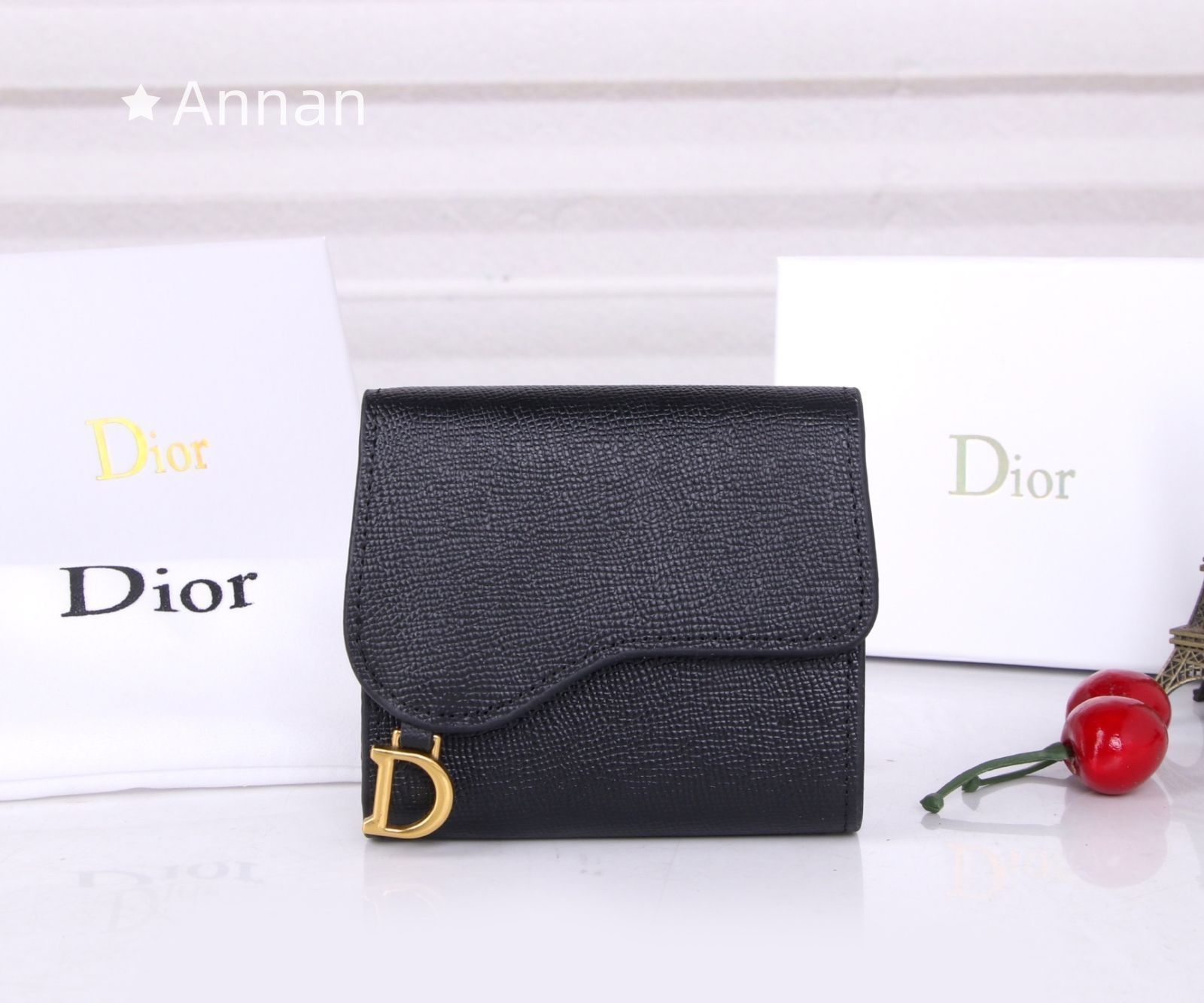 新品に近い?新型 Christian Dior クリスチャンディオール 折り財布 小銭入れ