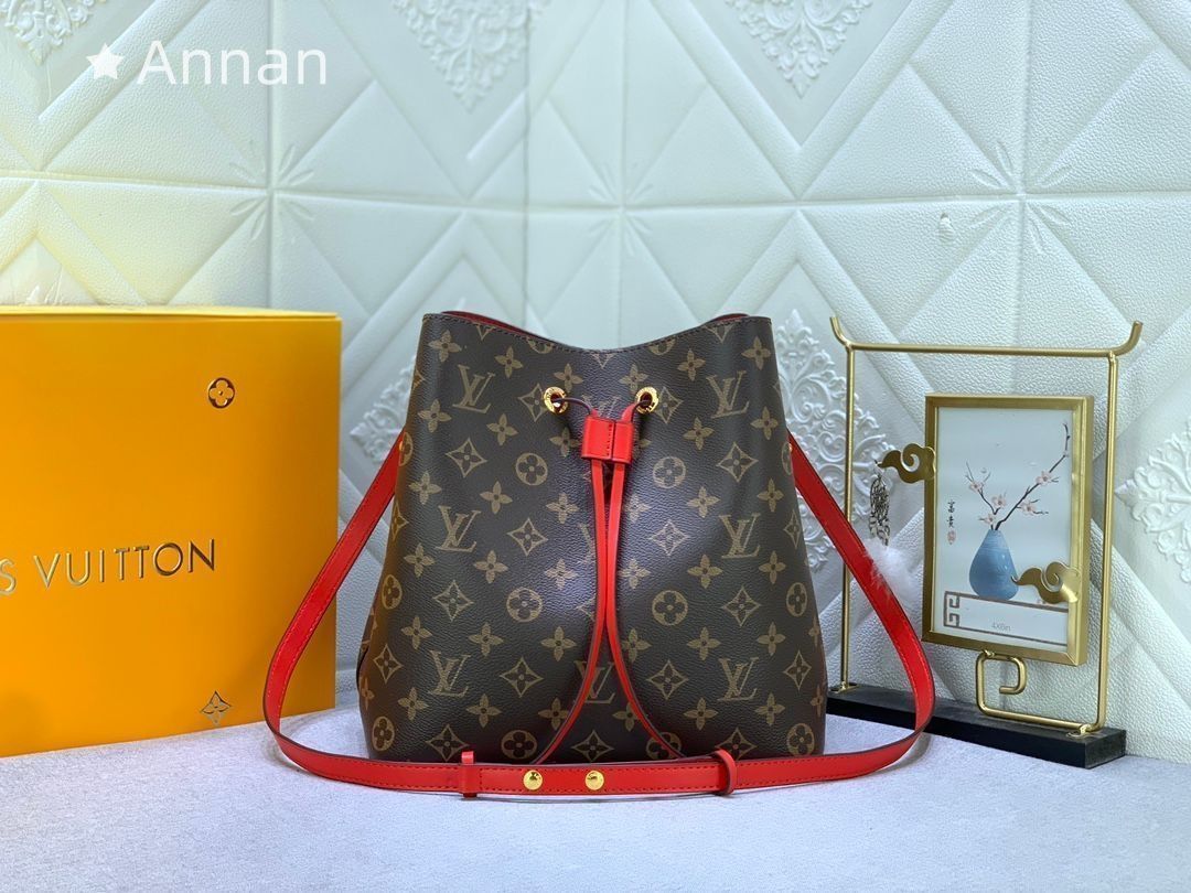 大人気 LOUIS VUITTON ルイヴィトン　ショルダーバッグ ネオノエ
