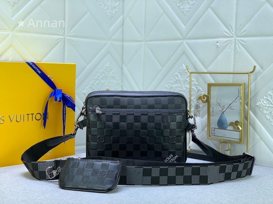 【超美品】 LOUIS VUITTONルイヴィトン メンズ ショルダーバッグ