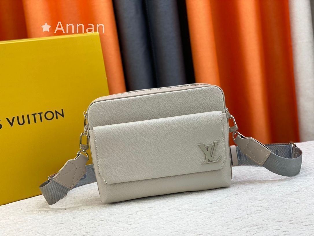 極美品 LOUIS VUITTON ルイ?ヴィトン メンズ ショルダーバッグ 人気モデル 送料無料 ファストライン メッセンジャー アエログラム ブラック