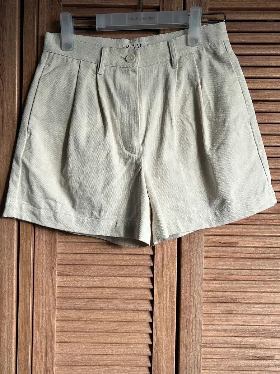 フリーベイル ベージュ ピンタック ハーフパンツ S