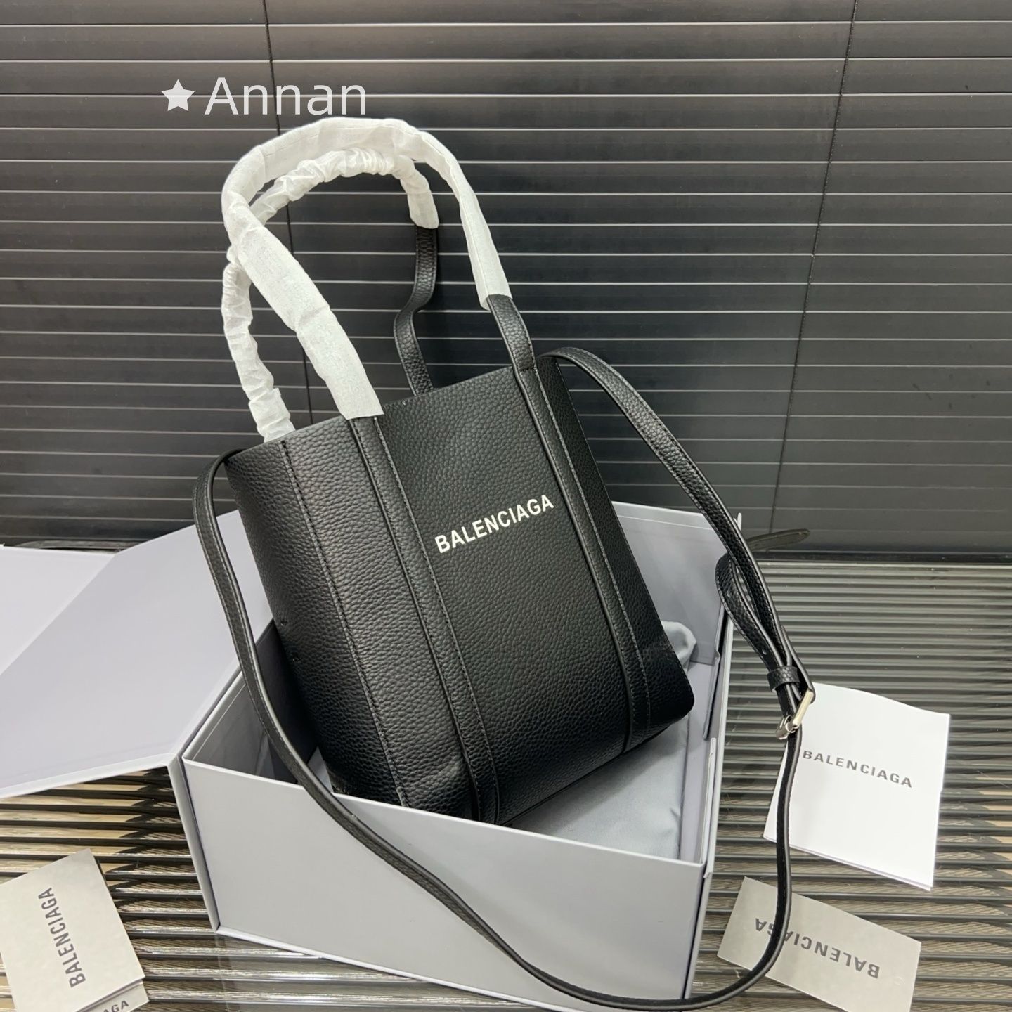 限定品★★ レディース BALENCIAGA(バレンシアガ) ショルダーバッグ