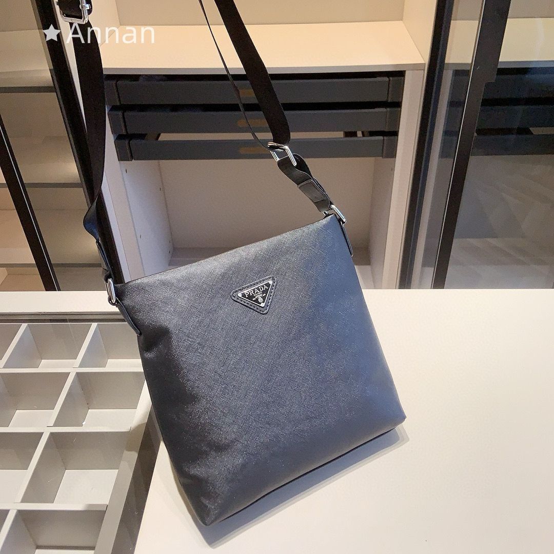 綺麗 PRADA プラダ メンズ ビジネスバッグ ショルダーバッグ 財布 3点セット 綺麗 PRADA プラダ メンズ ビジネスバッグ ショルダーバッグ 財布 3点セット