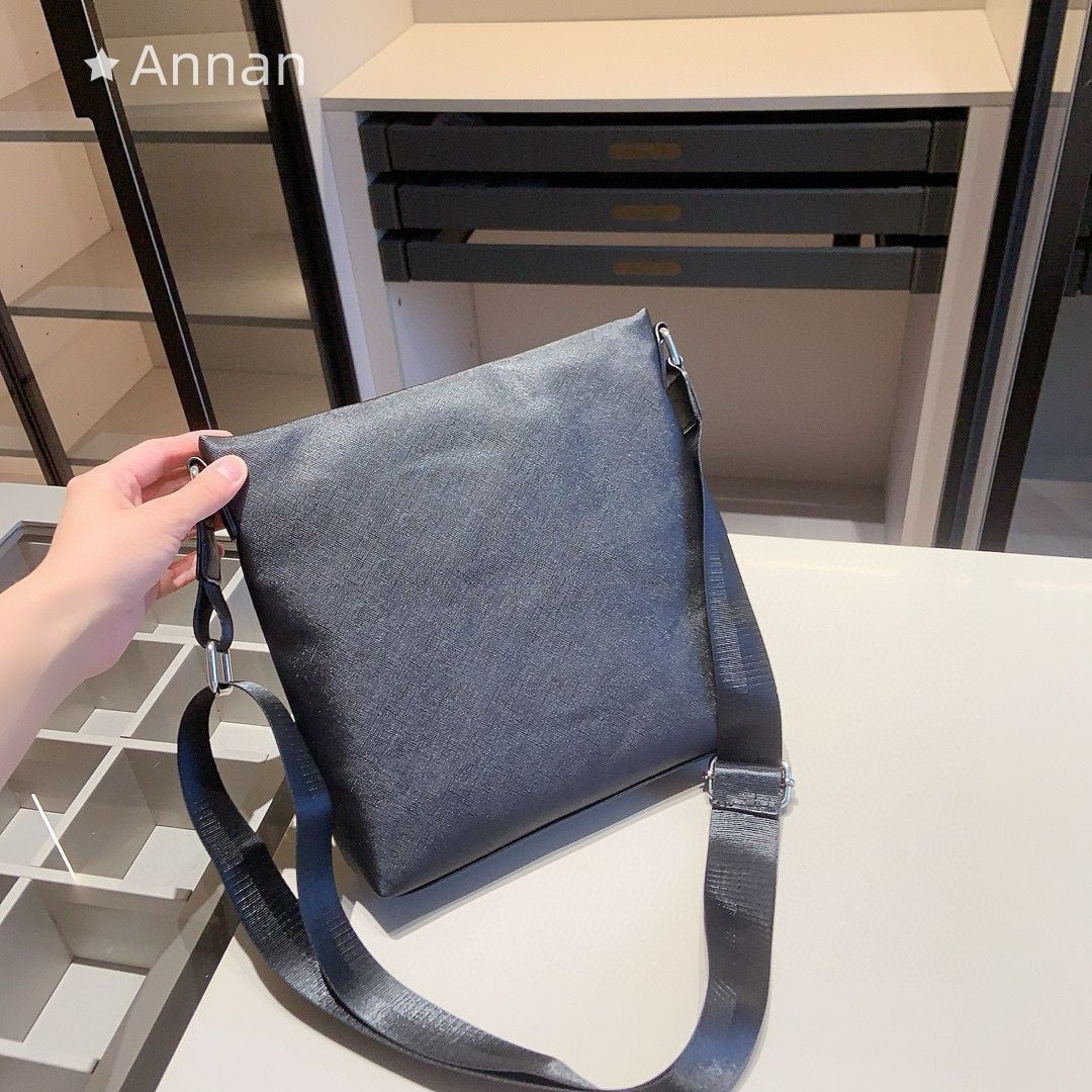 綺麗 PRADA プラダ メンズ ビジネスバッグ ショルダーバッグ 財布 3点セット 綺麗 PRADA プラダ メンズ ビジネスバッグ ショルダーバッグ 財布 3点セット