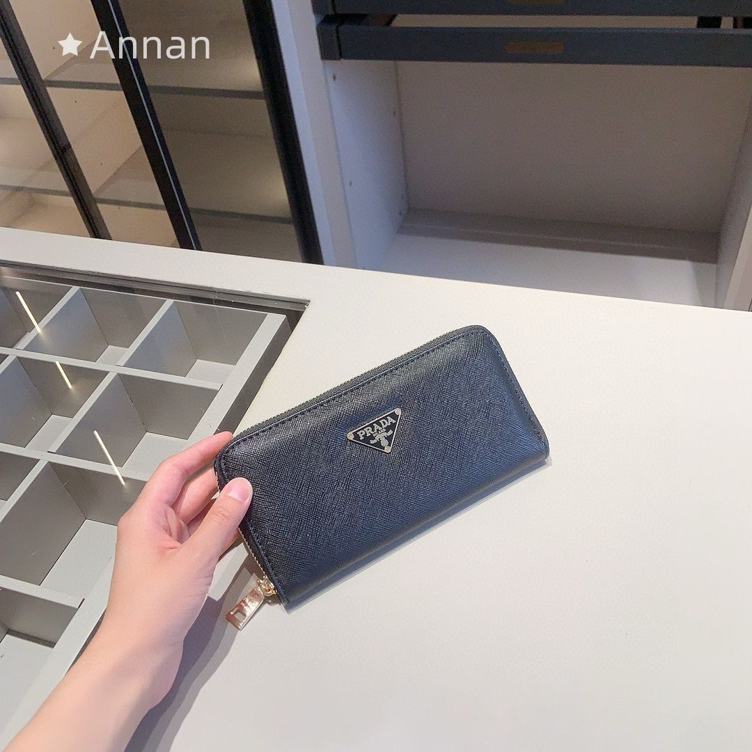 綺麗 PRADA プラダ メンズ ビジネスバッグ ショルダーバッグ 財布 3点セット 綺麗 PRADA プラダ メンズ ビジネスバッグ ショルダーバッグ 財布 3点セット