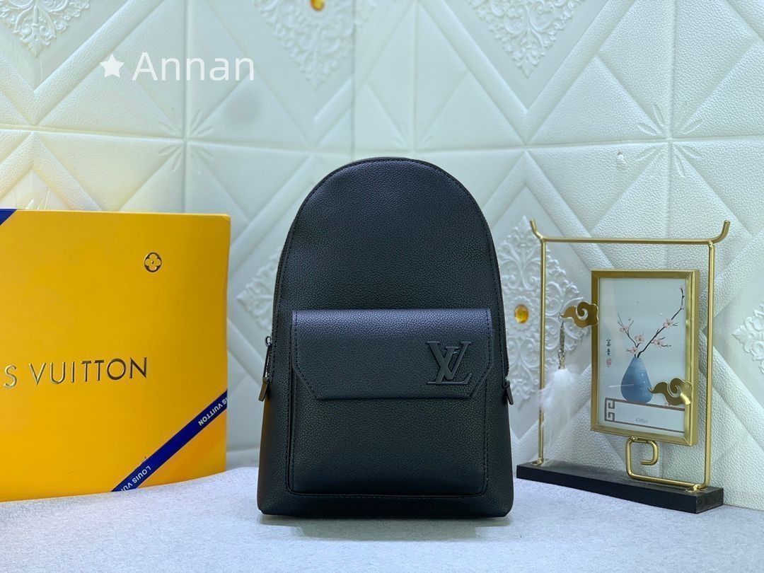 美品！ LOUIS VUITTON ルイヴィトン メンズ ボディーバッグ 人気モデル 送料無料 アエログラム パイロット スリング ボディ バッグ レザー ブラック