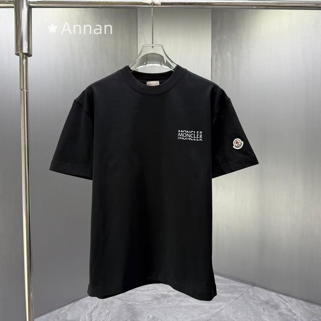 【極美品 現行型】美品 MONCLER モンクレール Tシャツ　半袖　夏服　トップス 男女兼用 6,840円