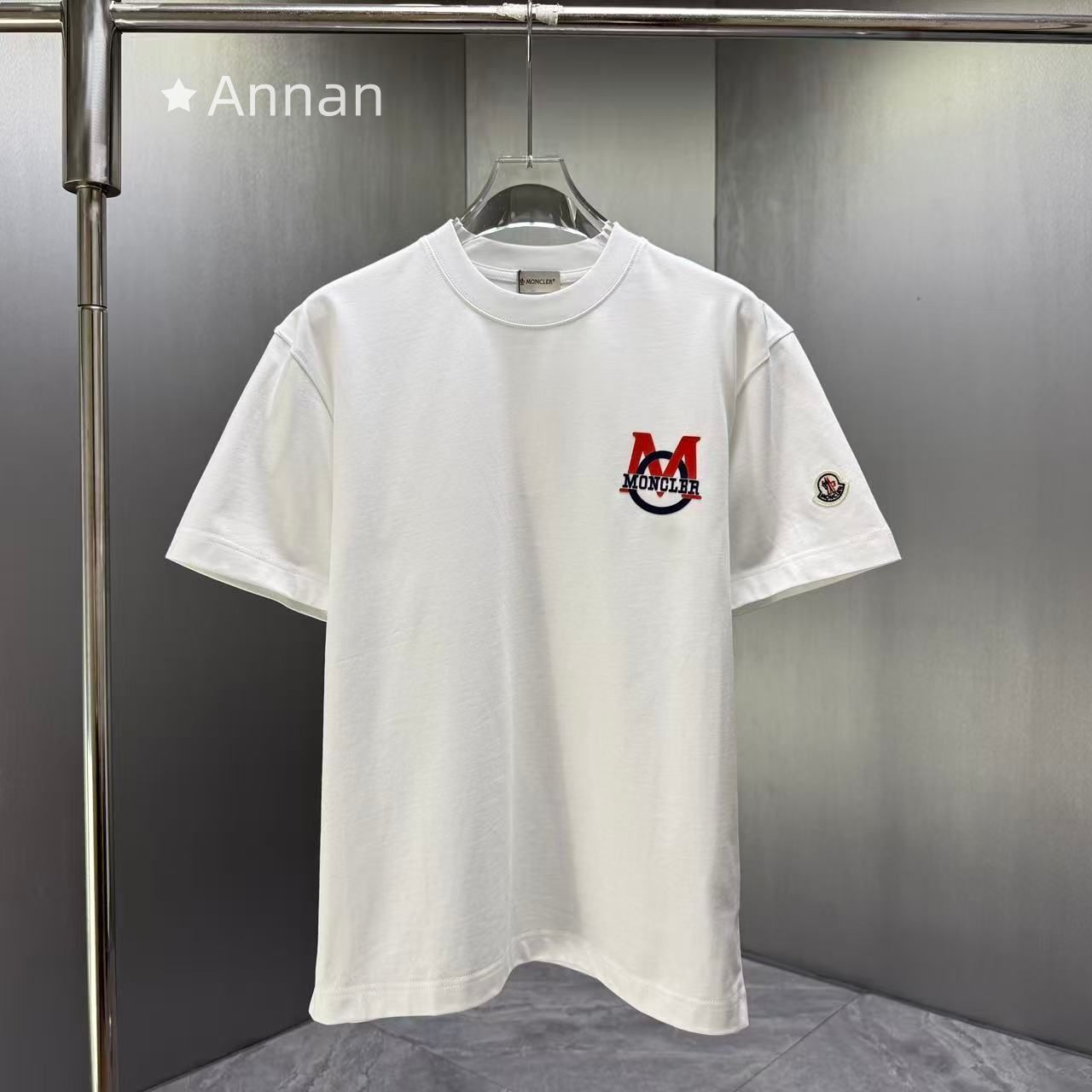 お値下げ！限定 MONCLER モンクレール Tシャツ　半袖　夏服　トップス 男女兼用 6,660円