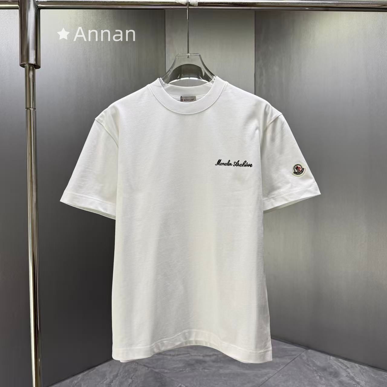 【極美品】【希少】美品 MONCLER モンクレール Tシャツ　半袖　夏服　トップス 男女兼用