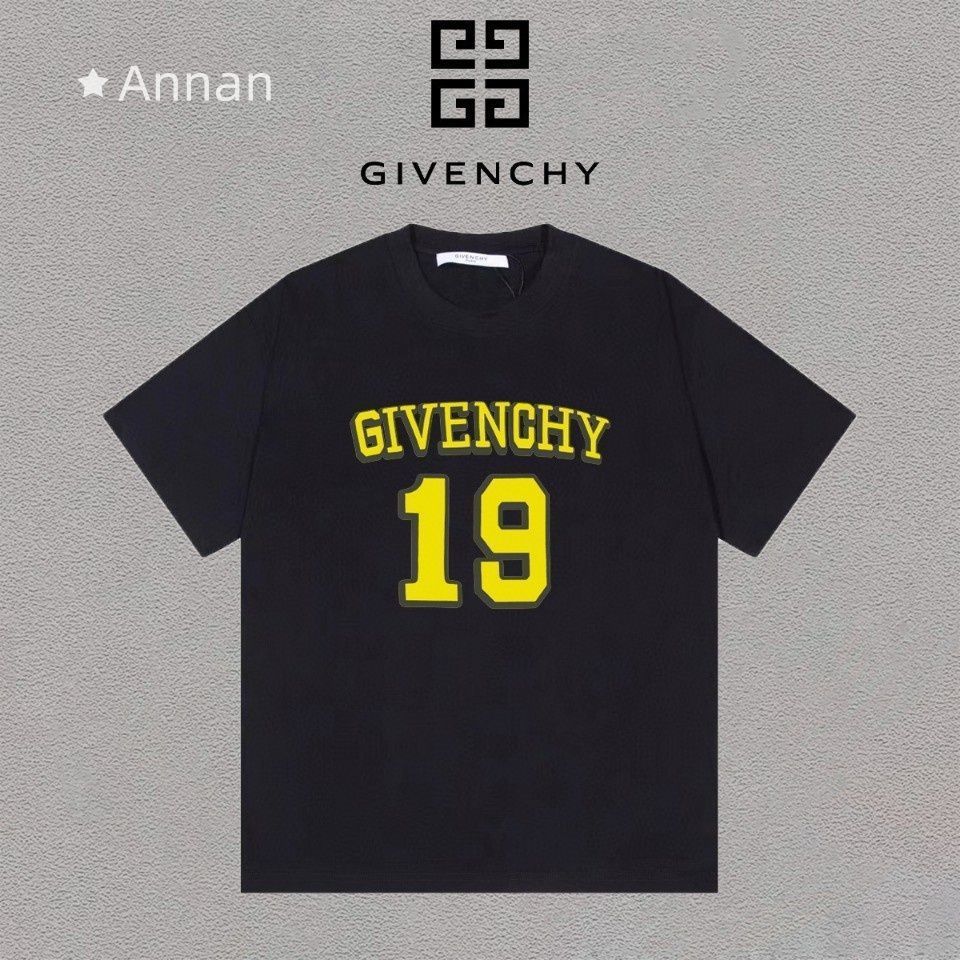 未使用に近い 美品★ 美品美品 GIVENCHY ジバンシー Tシャツ　半袖　夏服　トップス 男女兼用