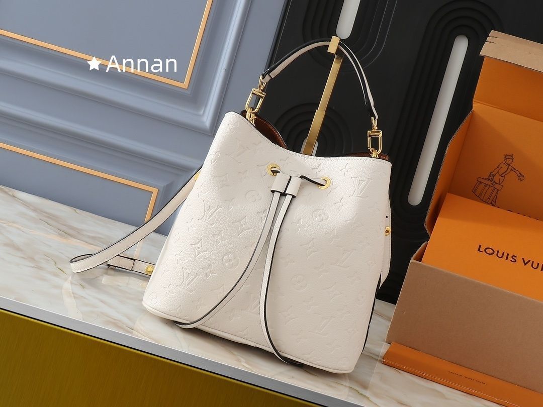 新品 希少 LV LOUIS VUITTON ルイヴィトン レディース ネオノエ ショルダーバッグ レザー