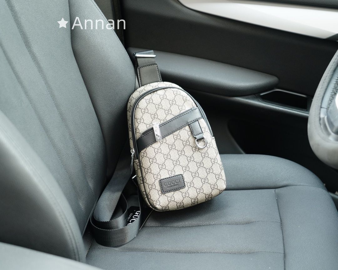 美品 本日特価 メンズ GUCCI グッチ ボディーバッグ