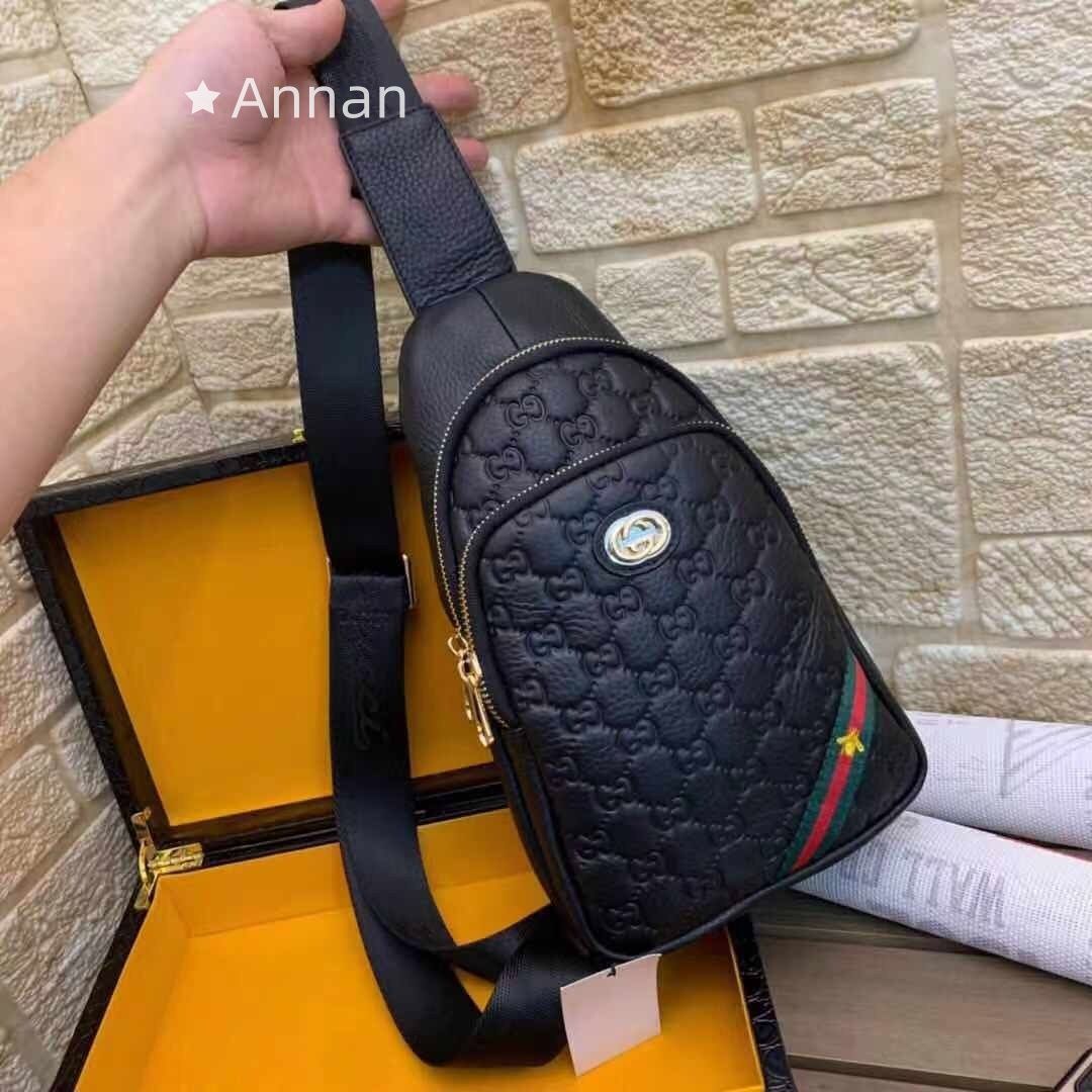 高級美品 状態良 メンズ GUCCI グッチ ボディーバッグ