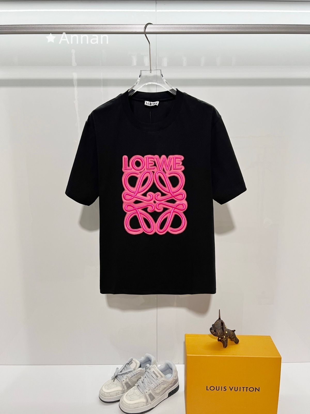 送料込☆ 超美品 LOEWE　ロエベ Tシャツ　半袖　夏服　トップス 男女兼用
