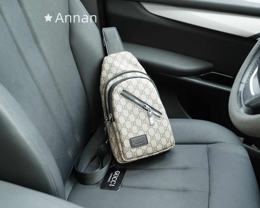 人気 超美品 メンズ GUCCI グッチ ボディーバッグ