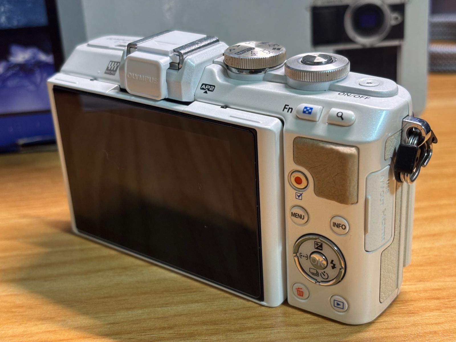OLYMPUS PEN Lite E-PL7 ホワイト 14-42mm EZレンズキット - メルカリ