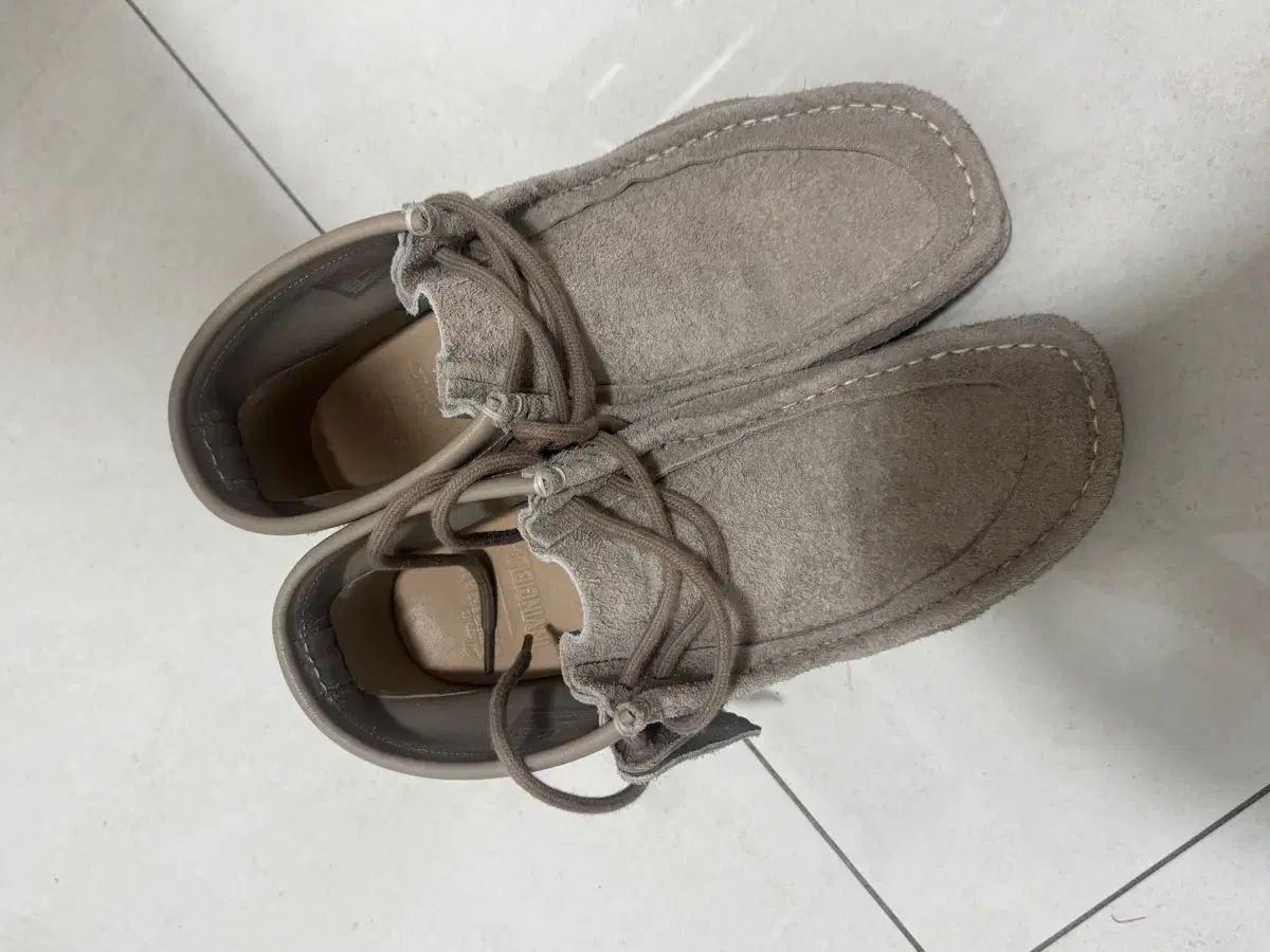 クラークス オリジナル INVINSIBLE BOOTS