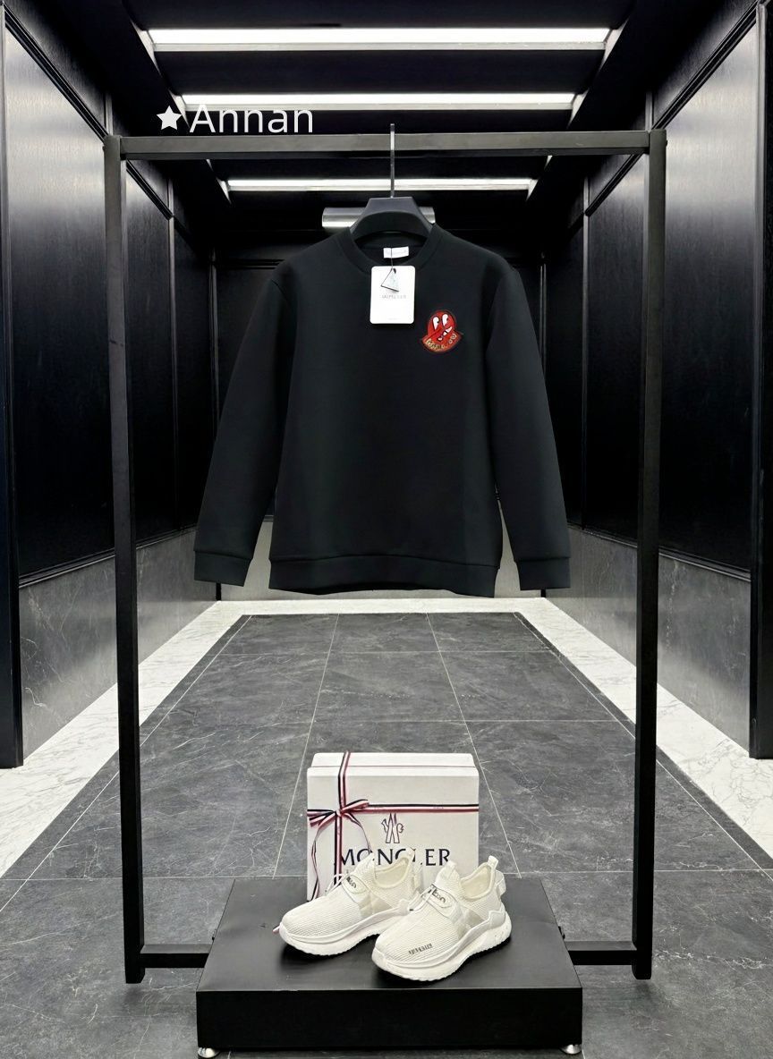 新品 本日特価 本日限定！新品 タグ付 MONCLER モンクレール パーカー 長袖Tシャツ トップス シンプルフード付きパーカー ユニセックス