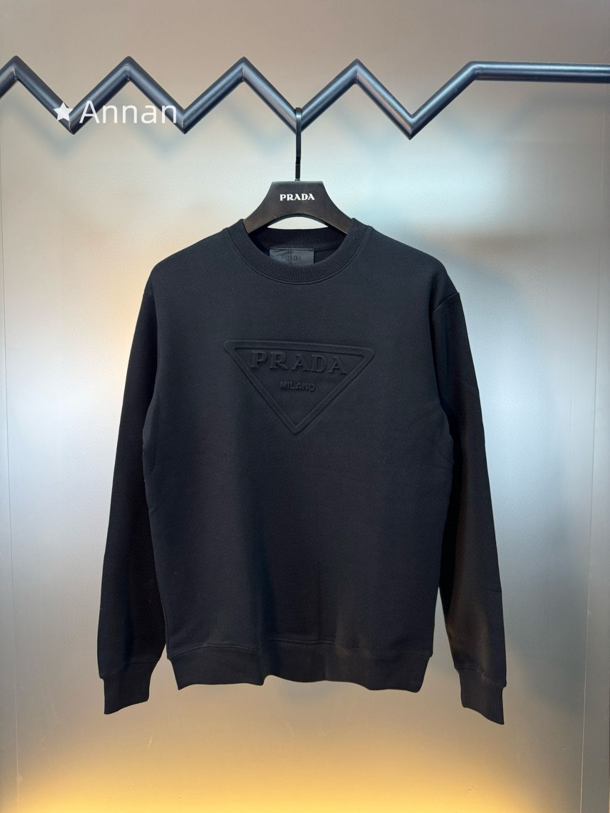 激レア 超美品 新品！新品 タグ付 PRADA プラダ パーカー 長袖Tシャツ トップス シンプルフード付きパーカー ユニセックス