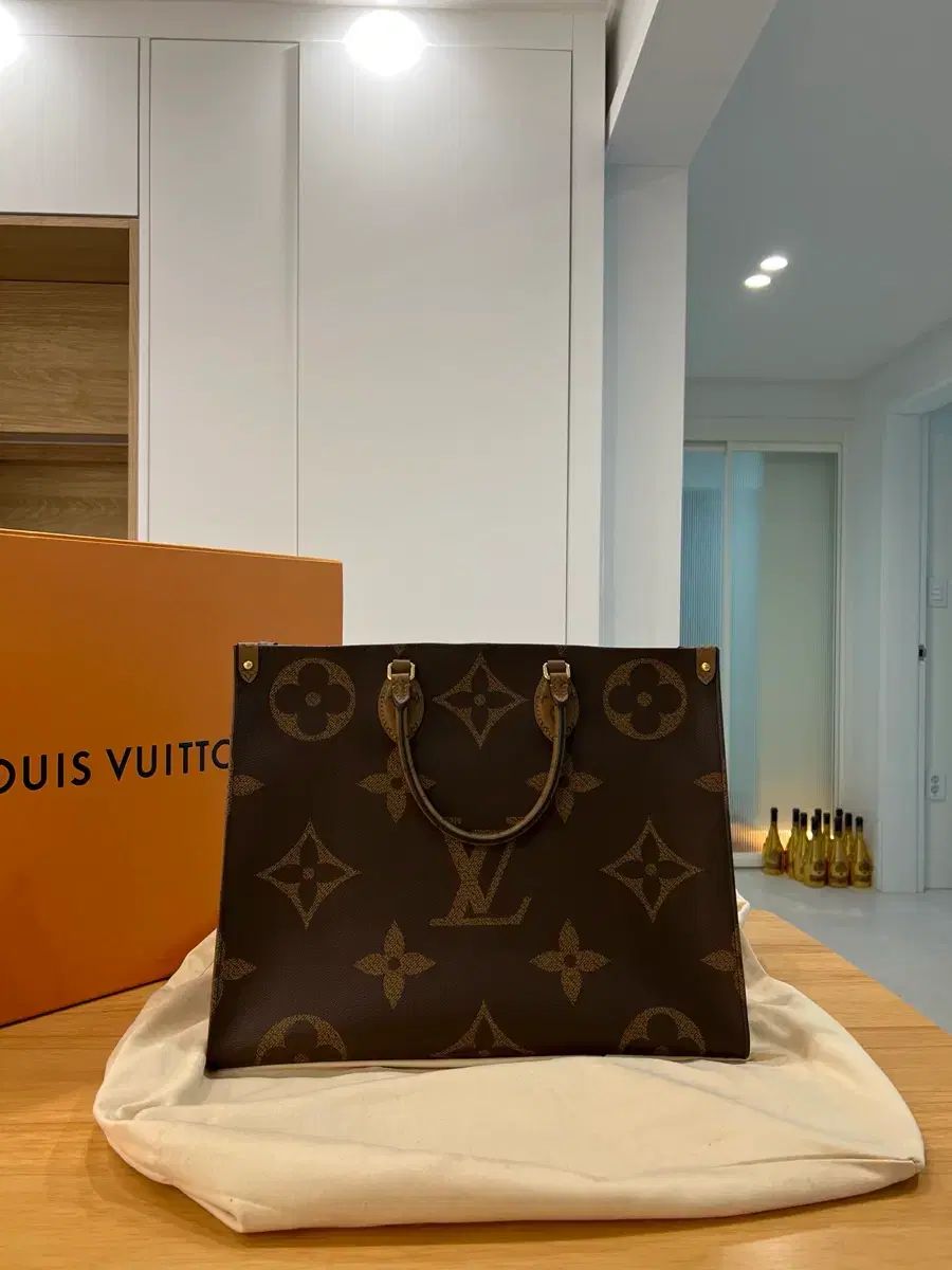 Louis Vuitton モノグラム リバース オンザゴー GM