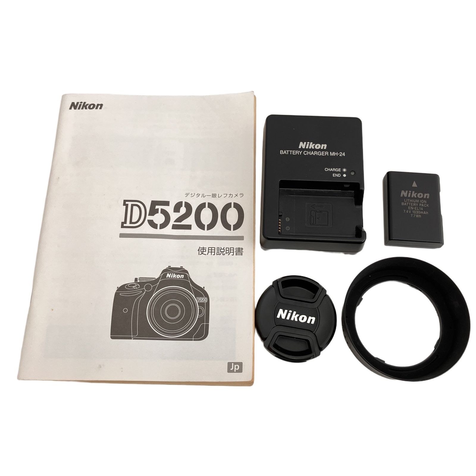Nikon ニコン D5200 AF-S DX NIKKOR 18-55mm 3.5-5.6G VR 一眼レフ