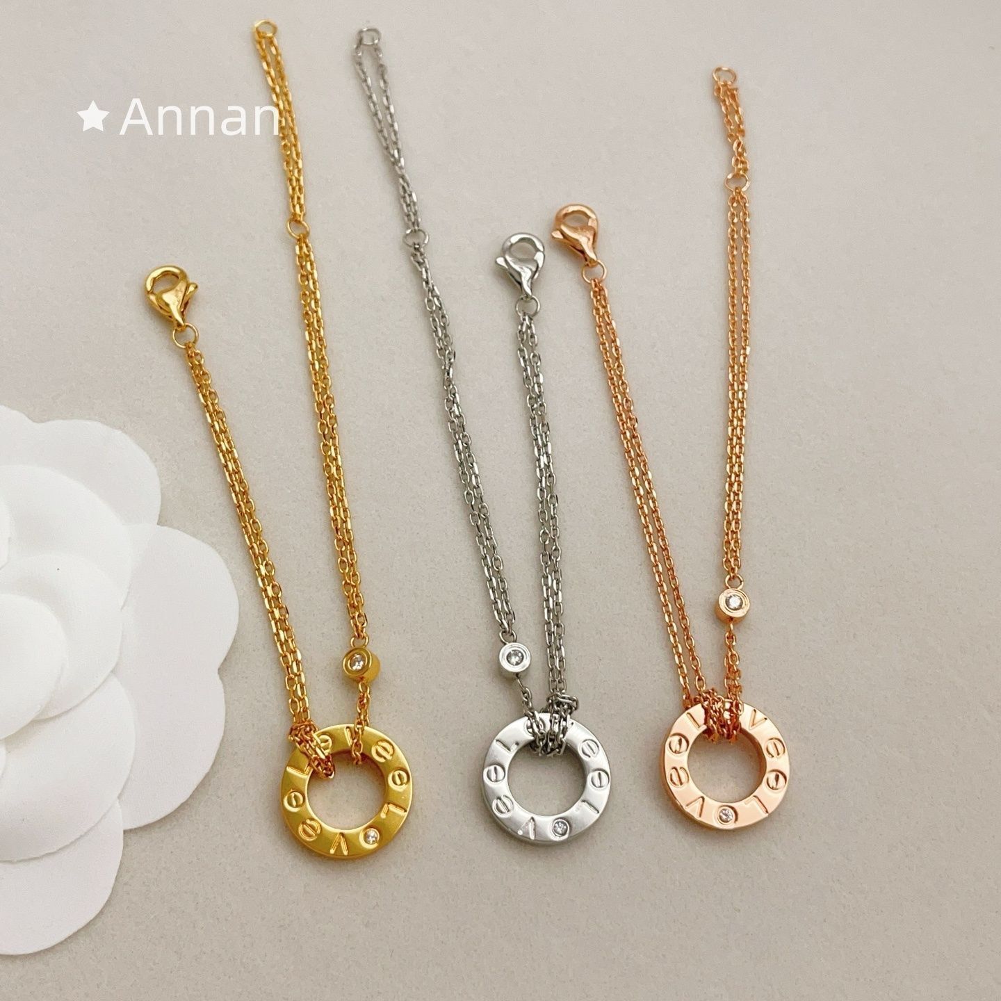 美品 限定品 新品新品 CARTIER カルティエ ブレスレット バングル リストバンド レディース 結婚式 卒業式 清楚 イベント 入学式