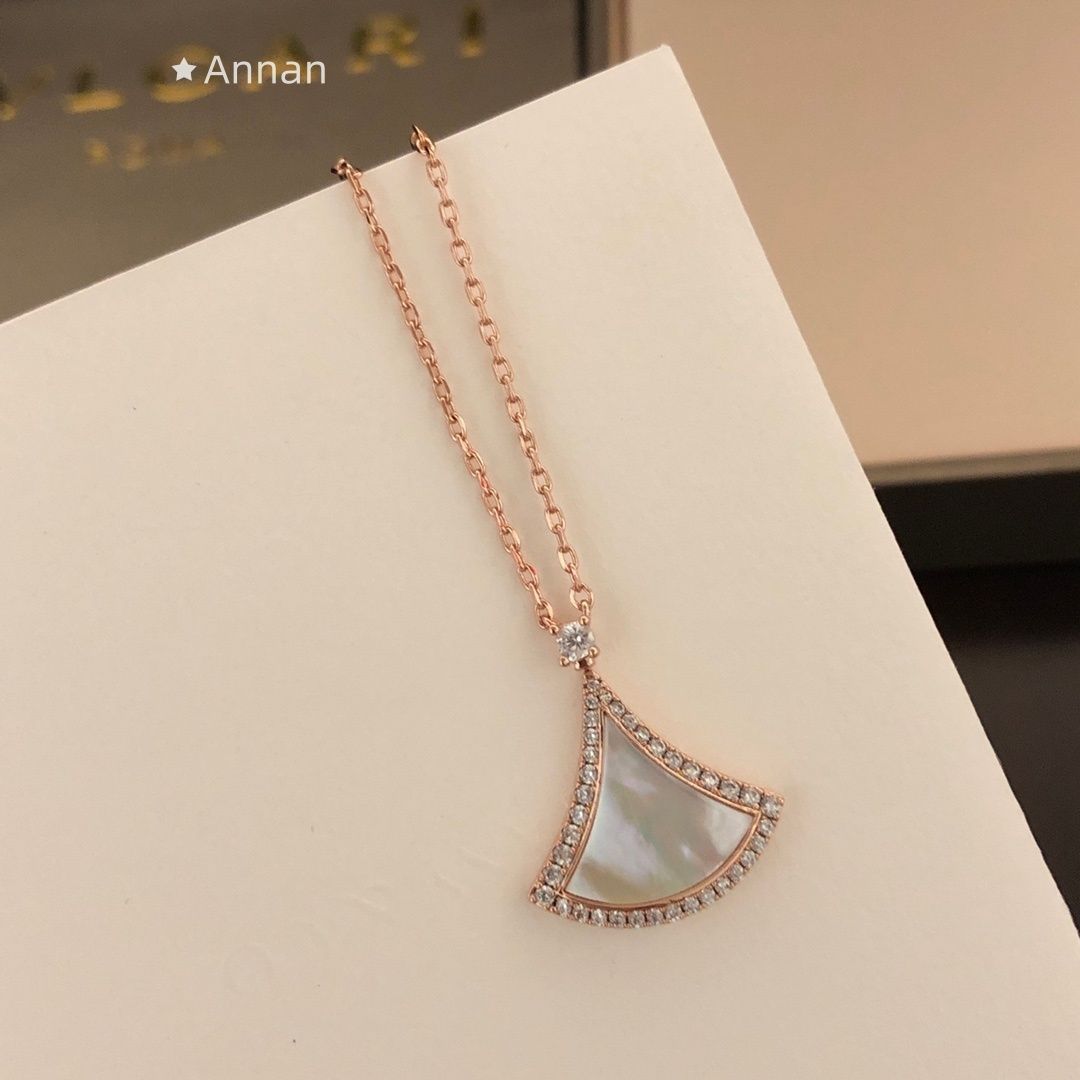 超美品値下げ 新品 BVLGARI ブルガリ ネックレス レディース 結婚式 卒業式 清楚 イベント 入学式