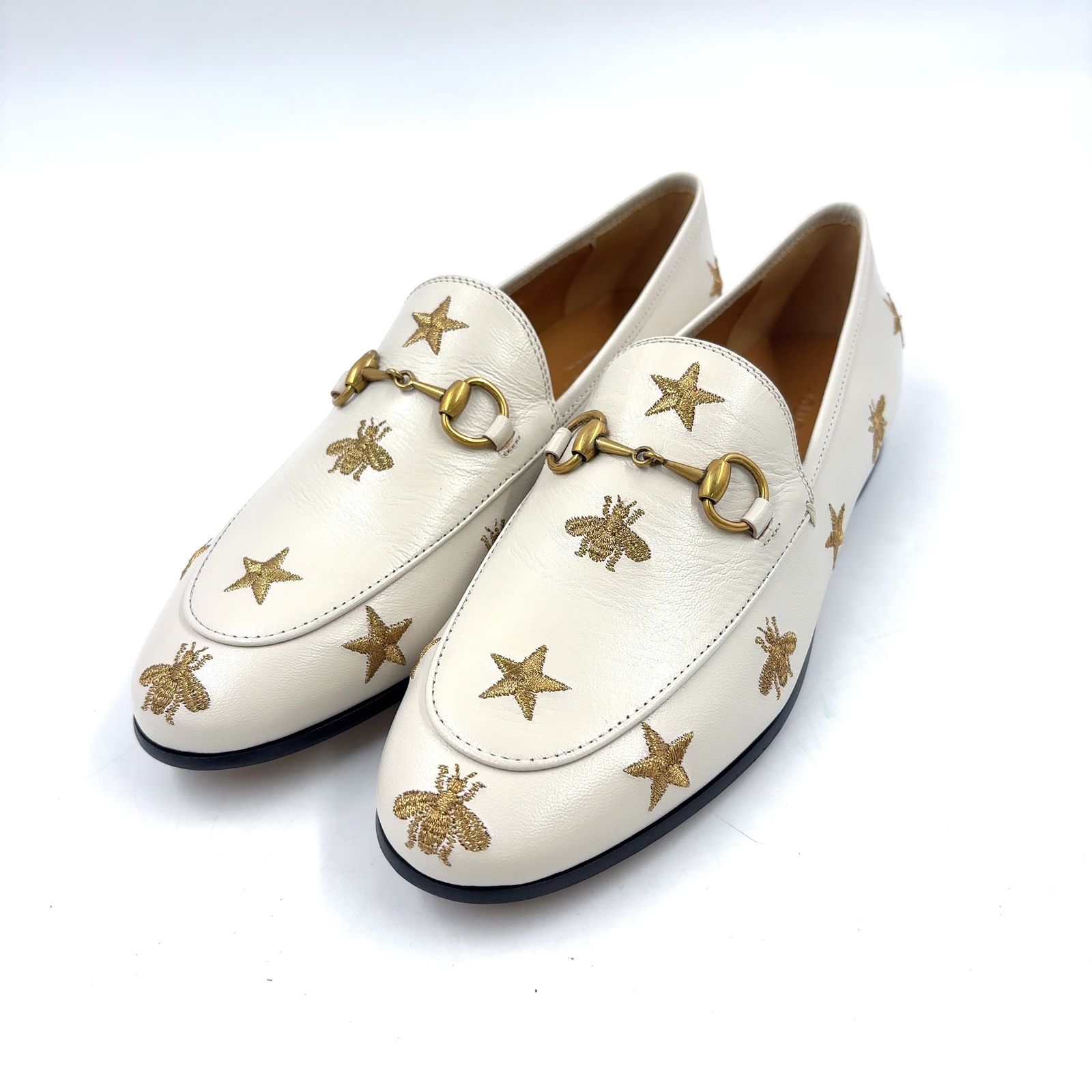 【新着】GUCCI ヨルダーン ホースビット レザー ゴールド、ホワイト ローファー ゴールド 505281