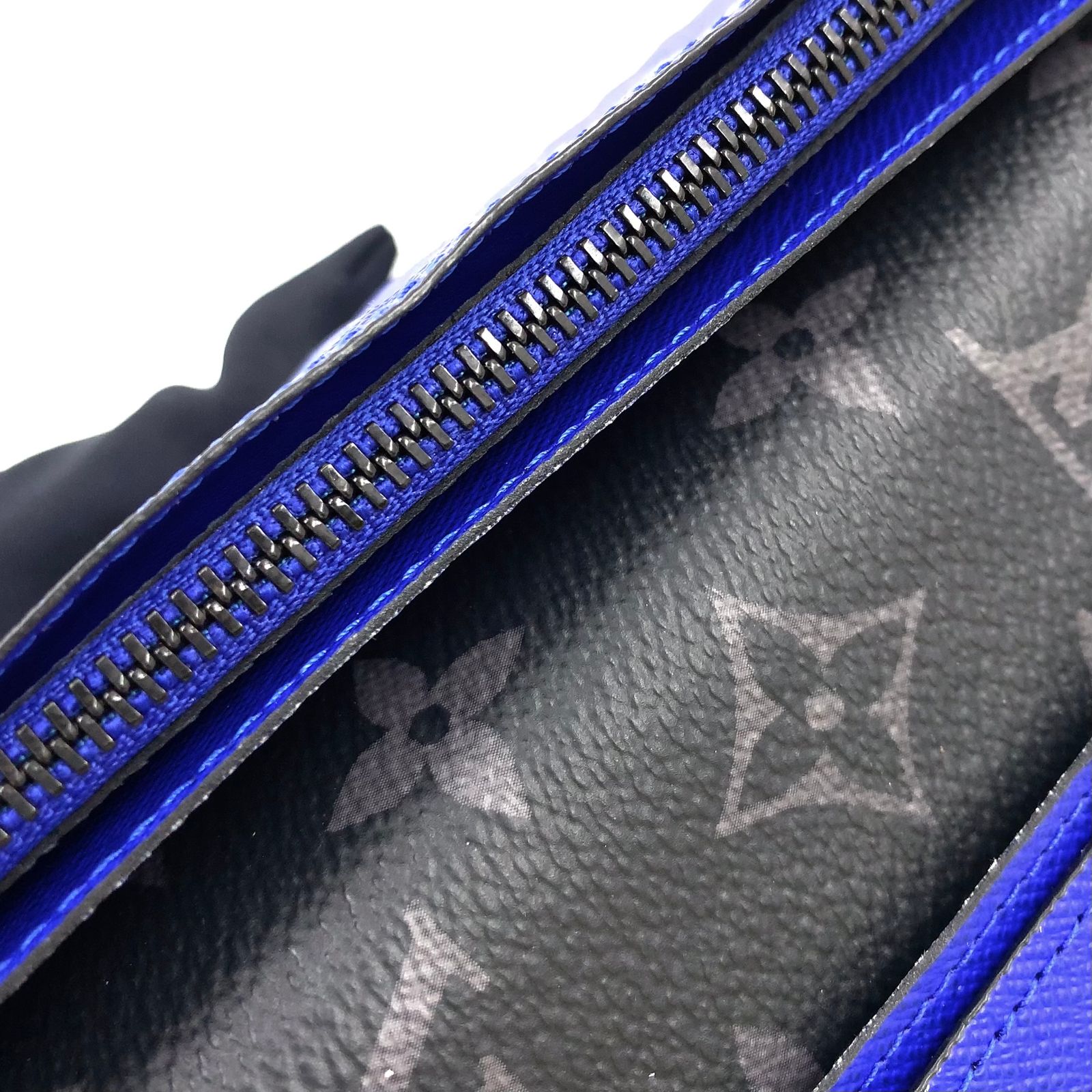 新着】LOUIS VUITTON ポルトフォイユ ブラザ エピ エピ RFID対応