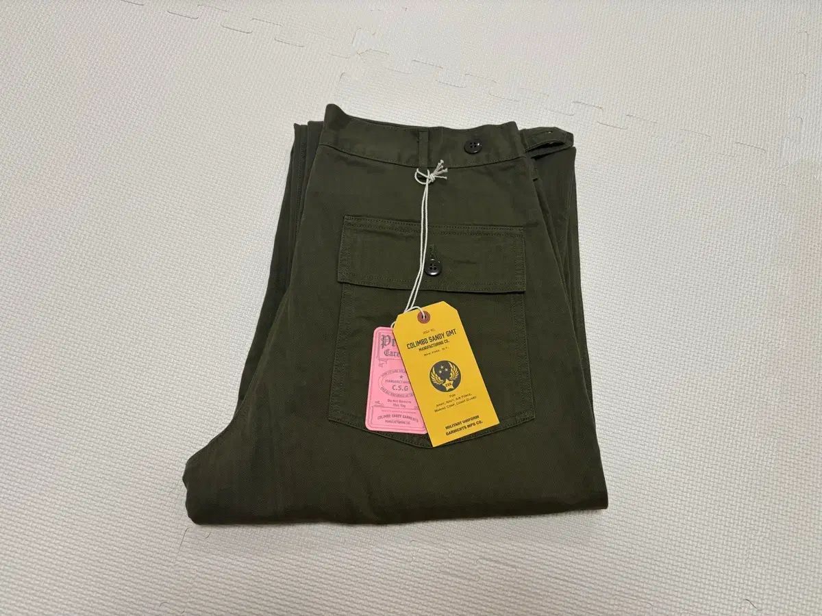 コリンボ ヘリンボーン ベイカー パンツ 31,601円