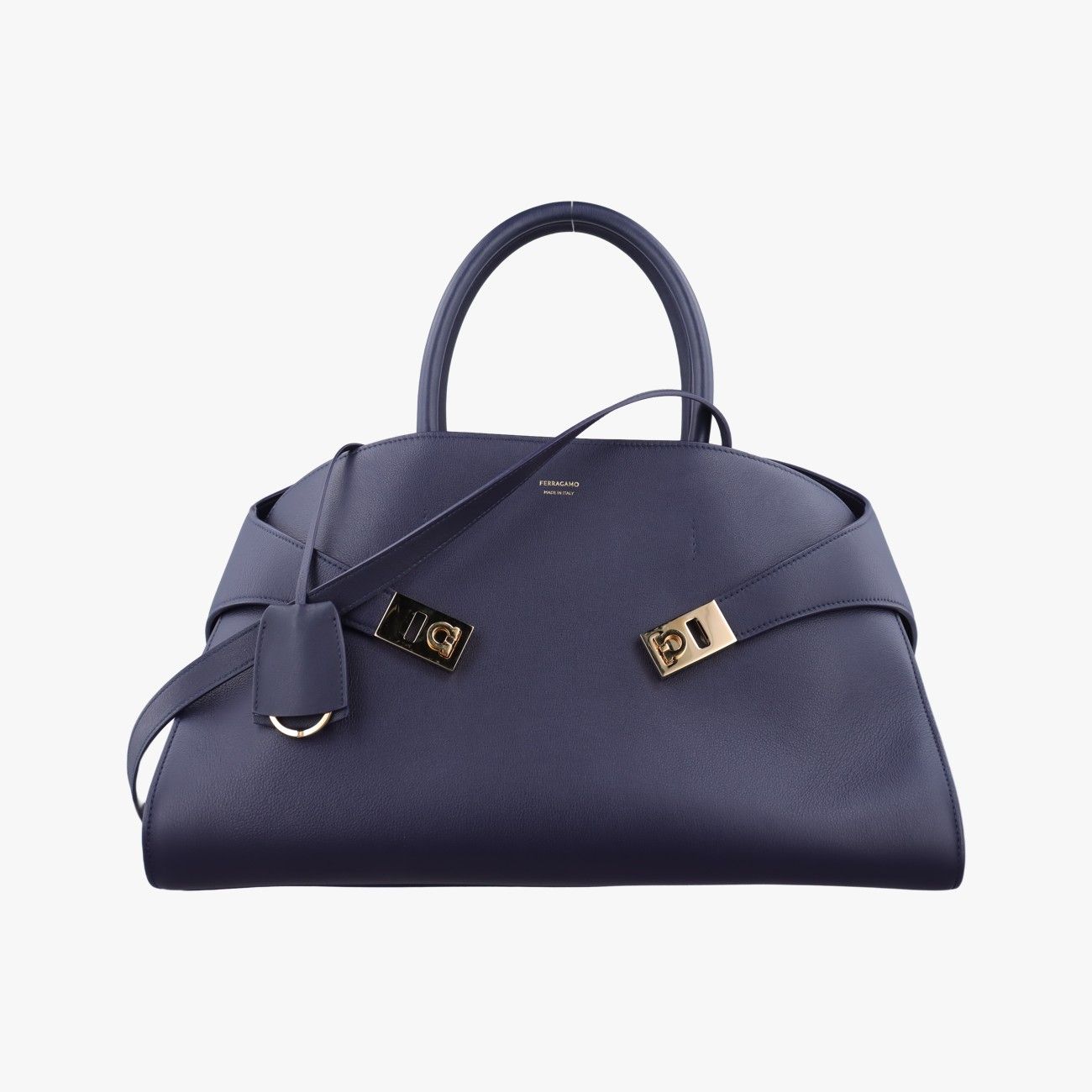 フェラガモFerragamoハグ ネイビー レザー AU-21/5921 94,600円