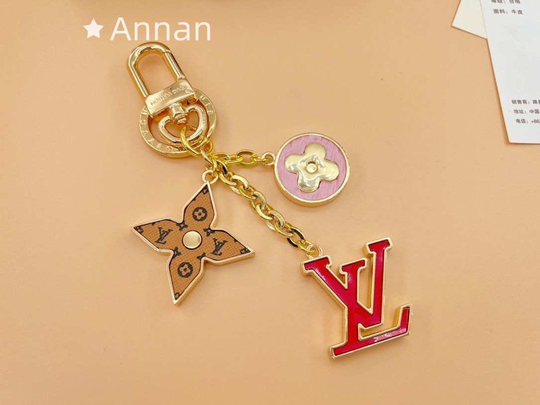 ルイヴィトン キーチャーム 最終値下げ✨️ 最終値下げ】 美品 新品 LV LOUIS VUITTON ルイヴィトン キーホルダー
