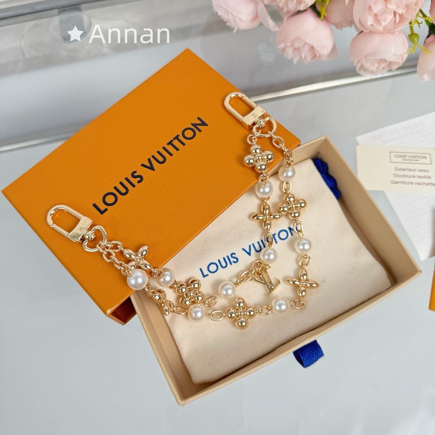 【週末お値下げ中！】LOUIS VUITTON バックチャーム ファッション小物 値下げ!!!!ルイヴィトン バッグチャーム 美品