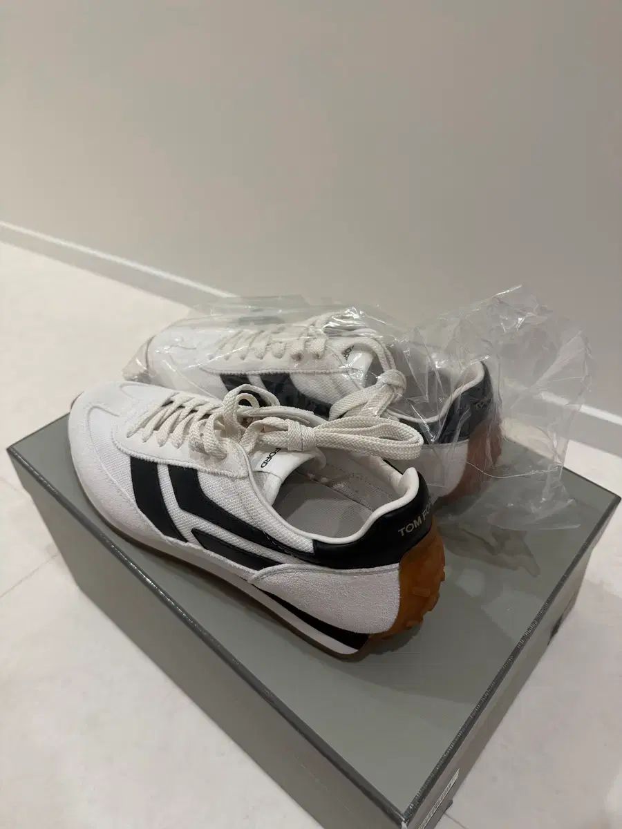 TOM FORD トムフォードミック mick スニーカー スウェード 7サイズ 91,868円