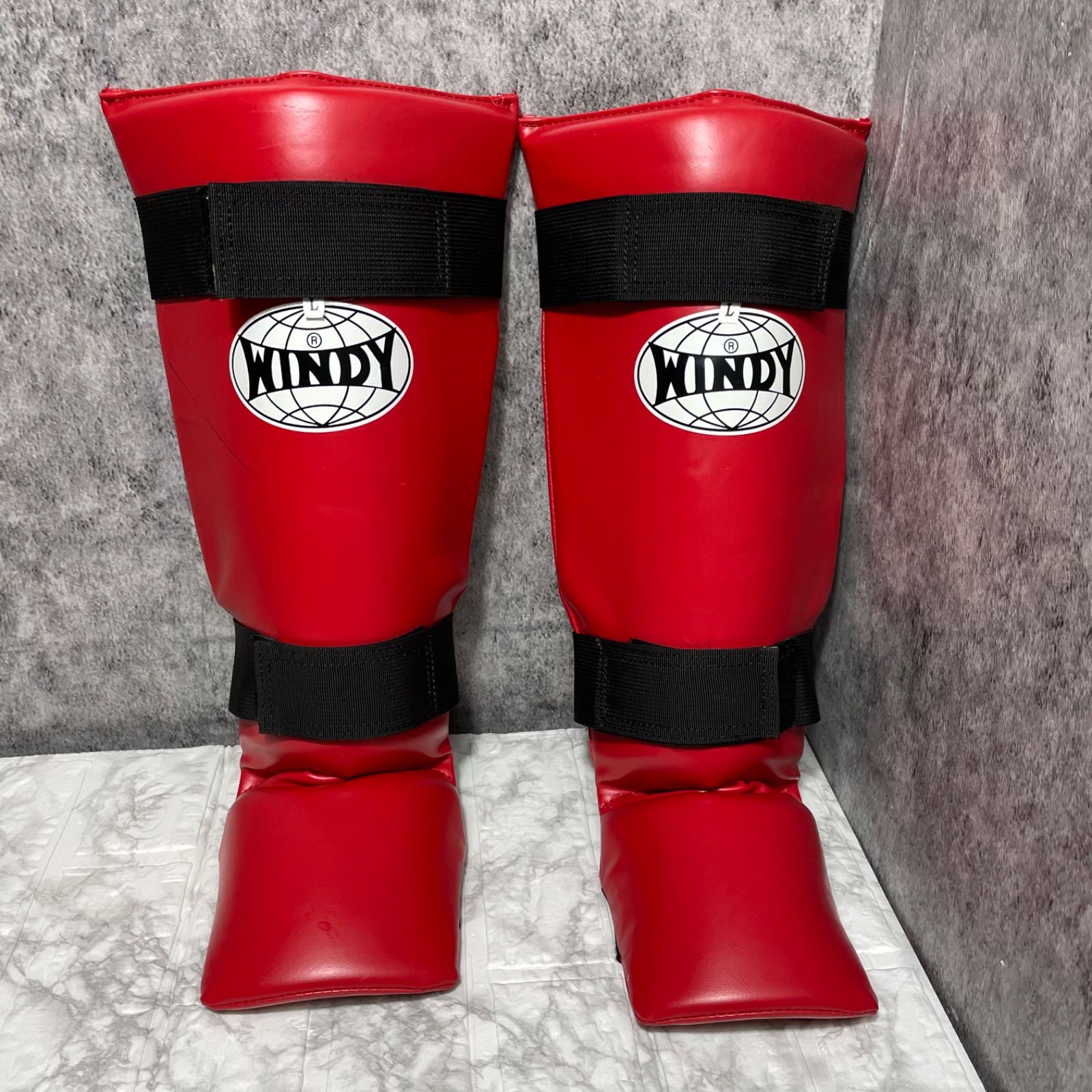 WINDY ボクシンググローブ 16OZ レガース Lサイズ 赤 - メルカリ