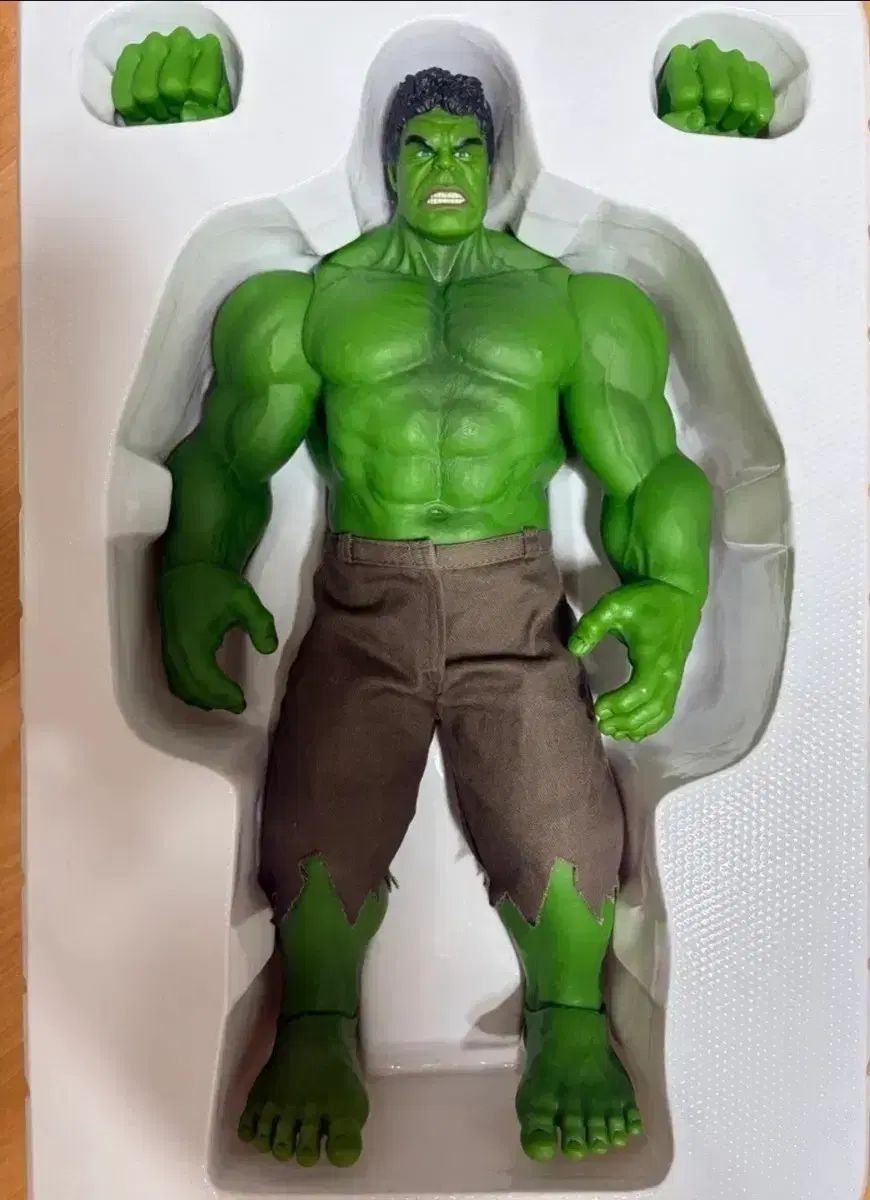 大型ハルク MARVELフィギュア