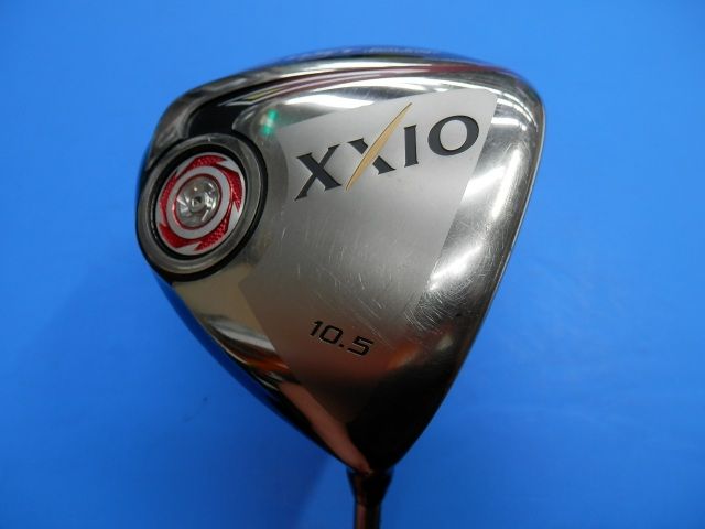ドライバー 即決 Ｃ６９ 中古良品 ダンロップ 九代目 ゼクシオ ２０１６モデル レッド　ＭＰ９００ （Ｒ） １０.５度[5794]即発送 12,600円